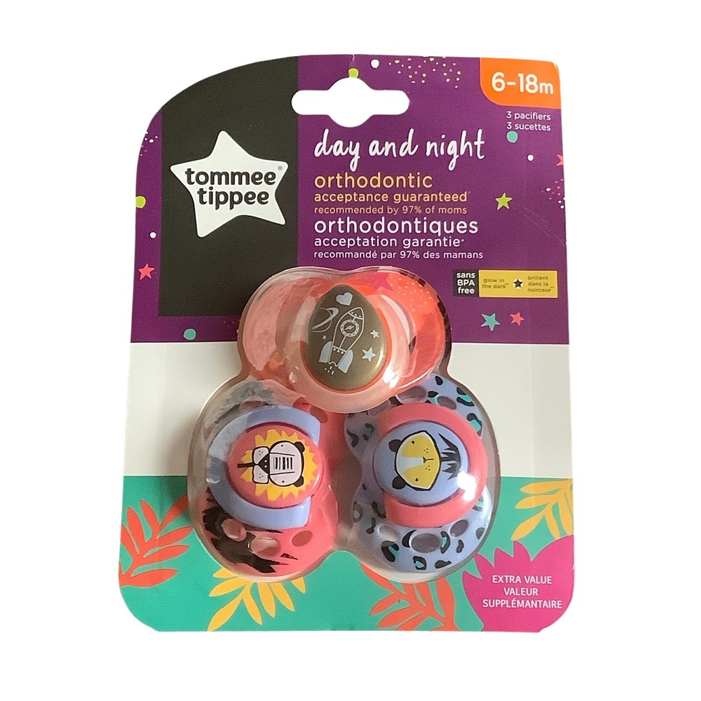 Tommee Tippee Day and Night Orthodontic Pacifiers 6-18m Glow in the Dark 3 Pack